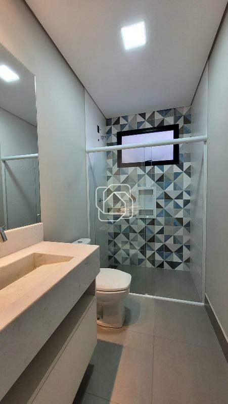Casa de Condomínio para aluguel em Salto - SP - Village Moutonnée: Banheiro social
