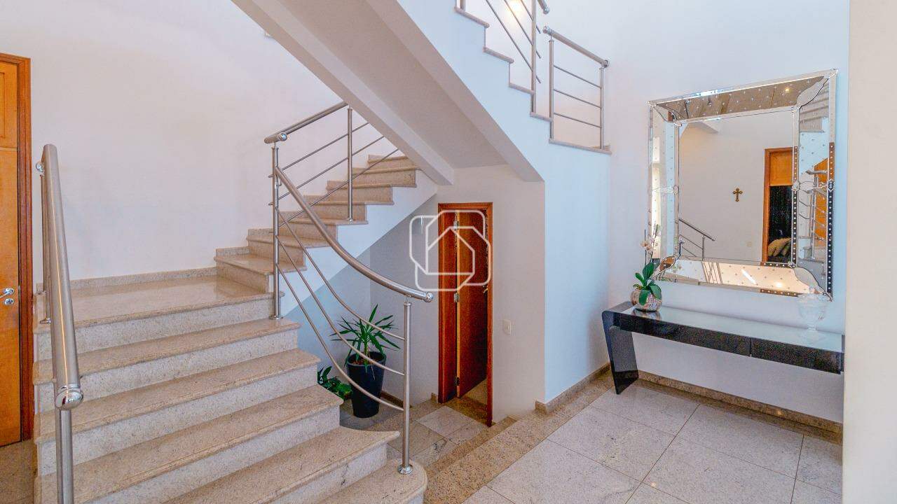 Casa de Condomínio à venda em Itu - SP - Jardim Theodora: Escada