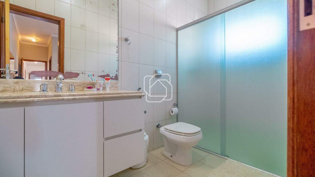 Casa de Condomínio à venda em Itu - SP - Jardim Theodora: Banheiro
