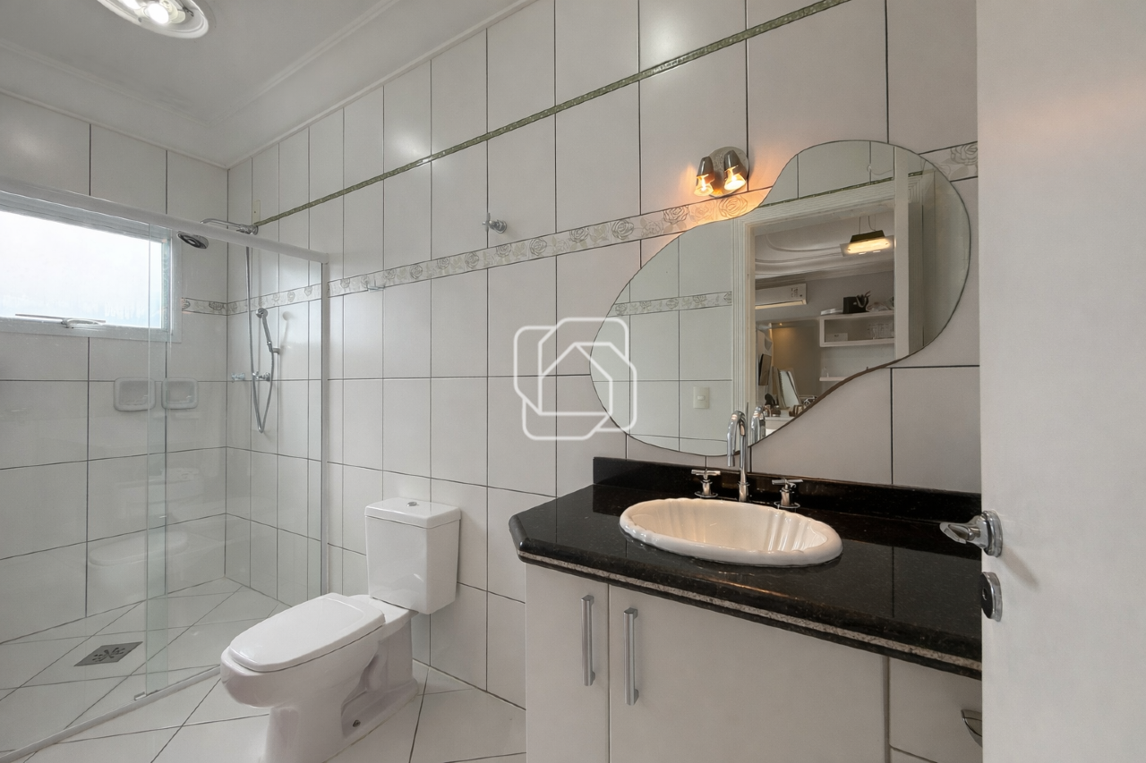 Casa de Condomínio à venda em Indaiatuba - SP - Jardim Residencial Santa Clara: Banheiro
