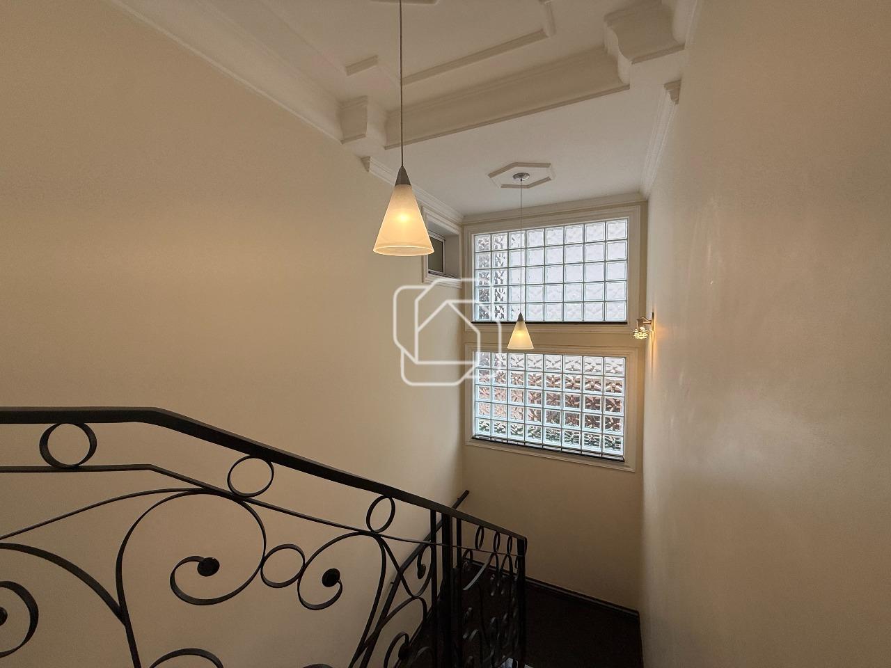 Casa de Condomínio à venda em Indaiatuba - SP - Jardim Residencial Santa Clara: Escada