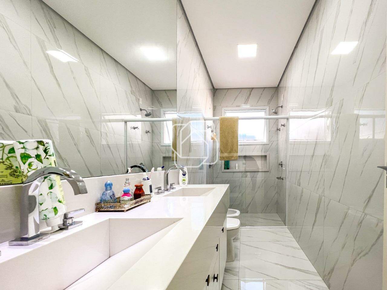 Casa de Condomínio à venda em Indaiatuba - SP - Residencial Duas Marias: Banheiro