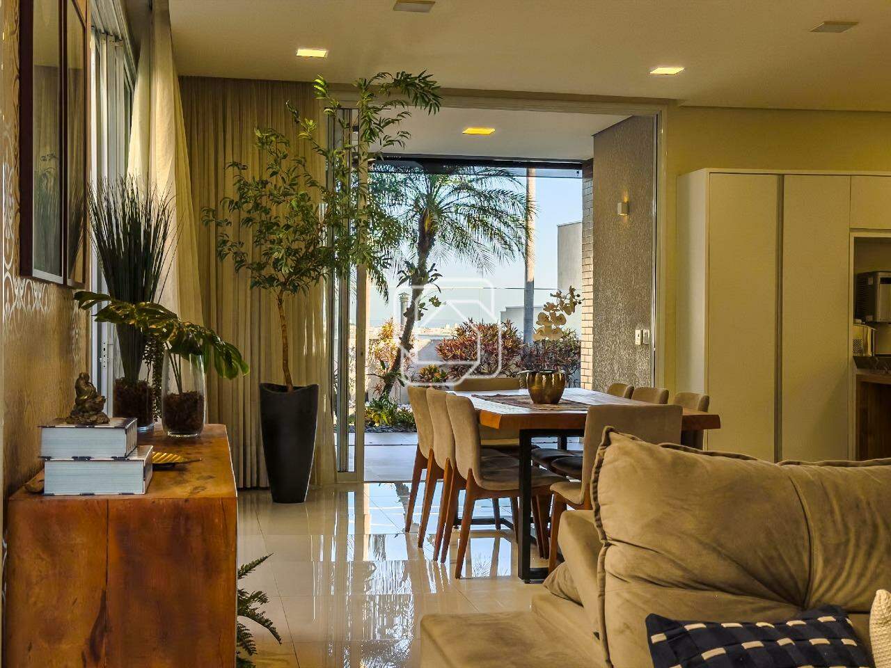 Casa de Condomínio à venda em Indaiatuba - SP - Jardim Vila Paradiso: Sala de estar
