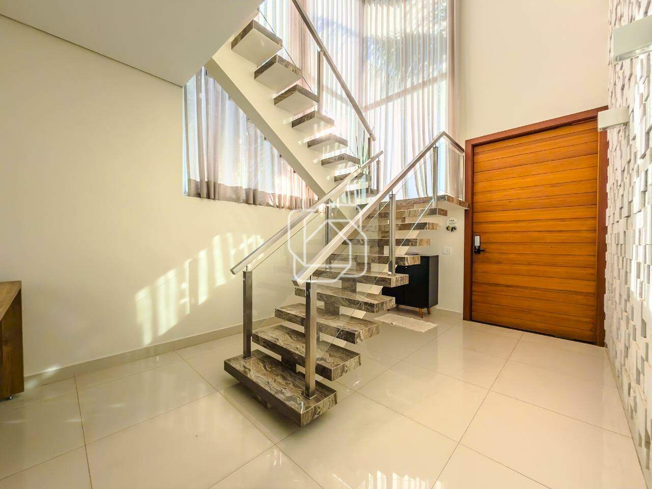 Casa de Condomínio à venda em Indaiatuba - SP - Jardim Vila Paradiso: Hall de entrada