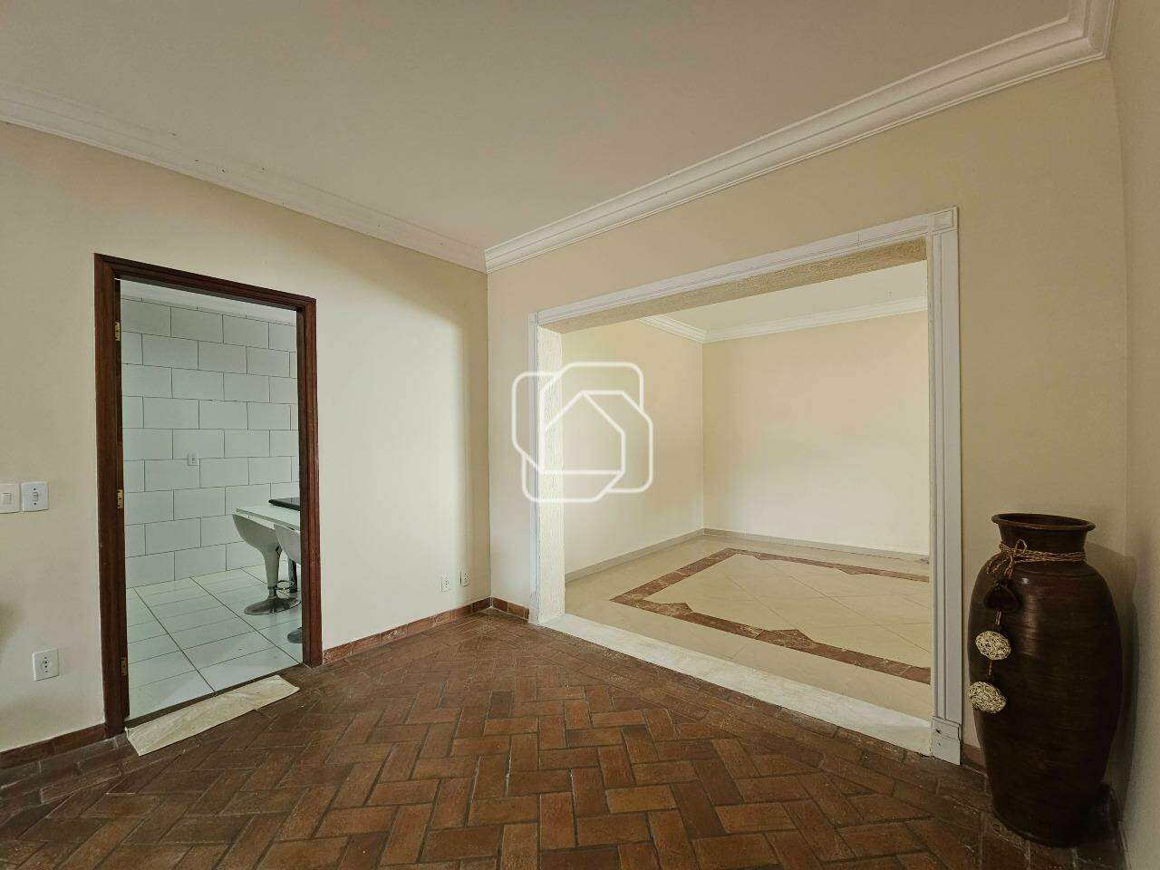 Casa de Condomínio à venda em Indaiatuba - SP - Vale das Laranjeiras: Hall