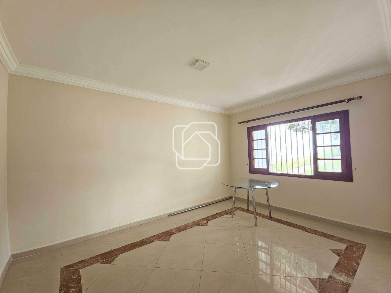Casa de Condomínio à venda em Indaiatuba - SP - Vale das Laranjeiras: Sala