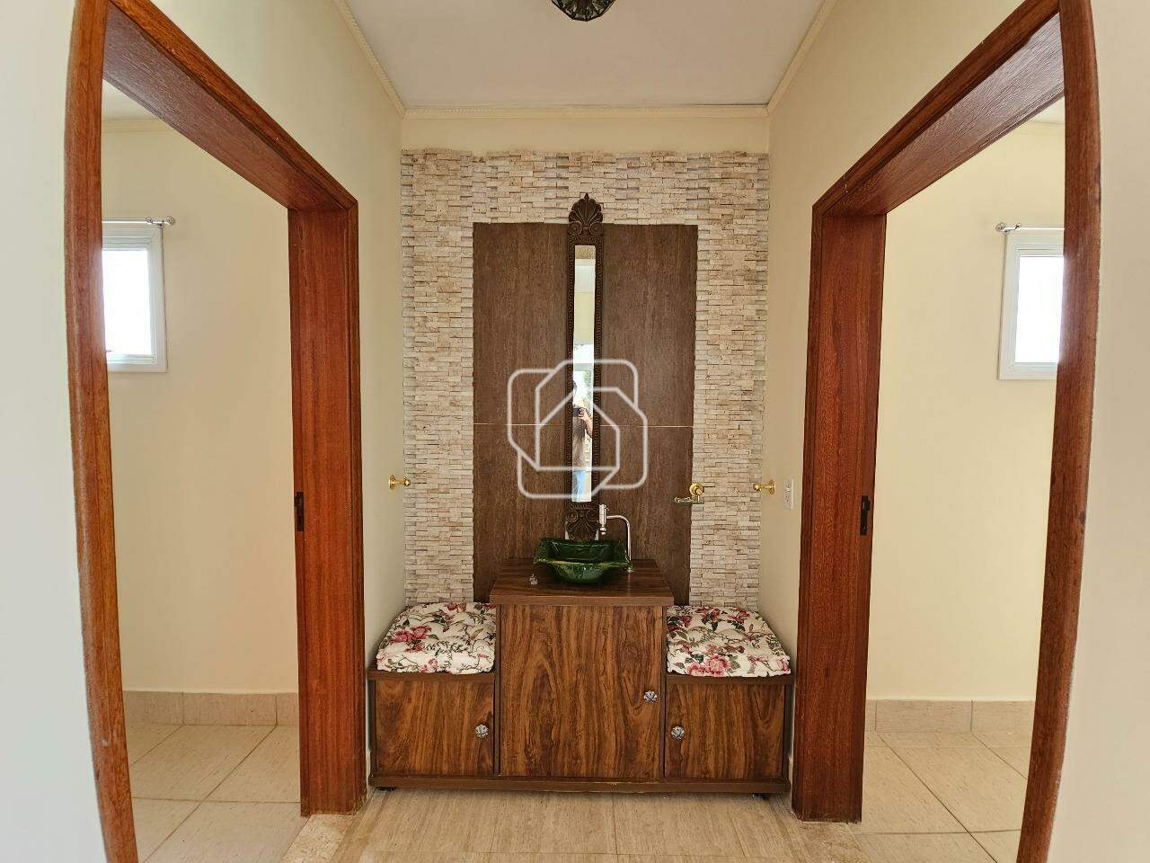 Casa de Condomínio à venda em Indaiatuba - SP - Vale das Laranjeiras: Banheiro