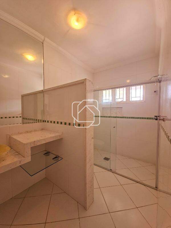 Casa de Condomínio à venda em Indaiatuba - SP - Vale das Laranjeiras: Banheiro