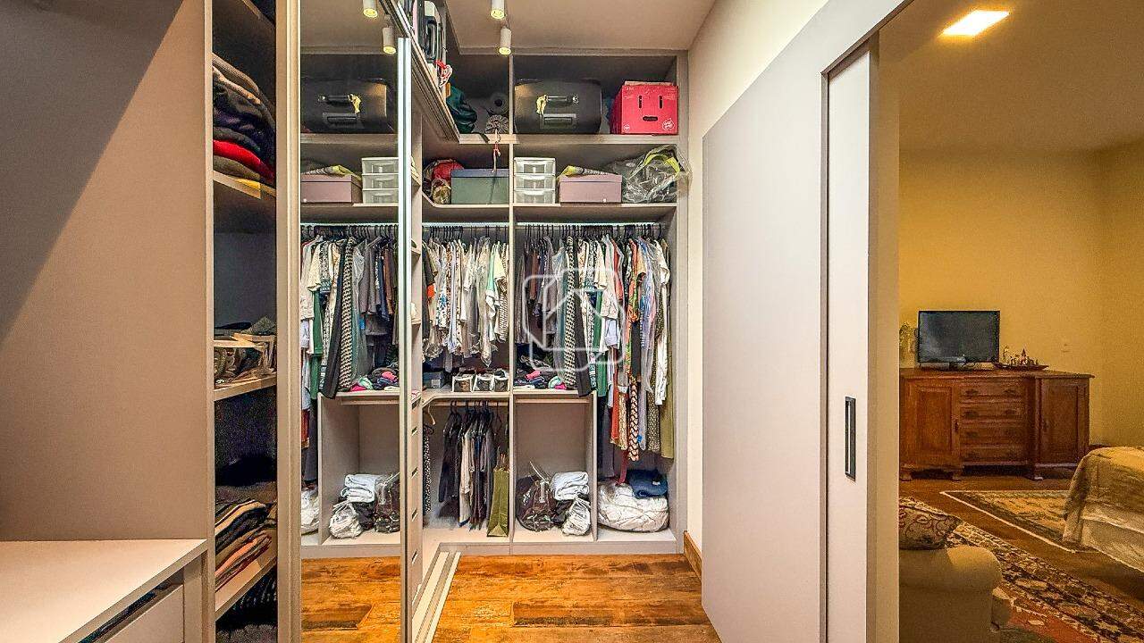 Casa de Condomínio à venda em Indaiatuba - SP - Jardim Figueira: Closet