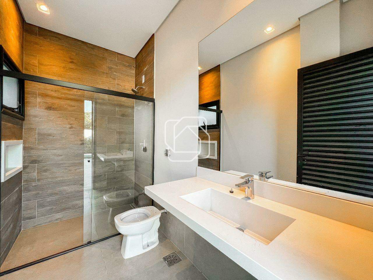 Casa de Condomínio à venda em Itu - SP - Condomínio Residencial Mont Blanc: Banheiro