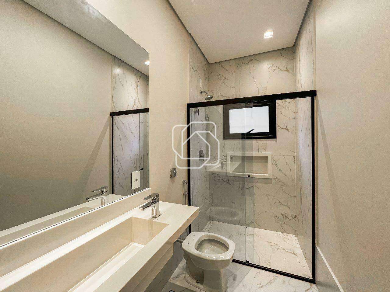Casa de Condomínio à venda em Itu - SP - Condomínio Residencial Mont Blanc: Banheiro