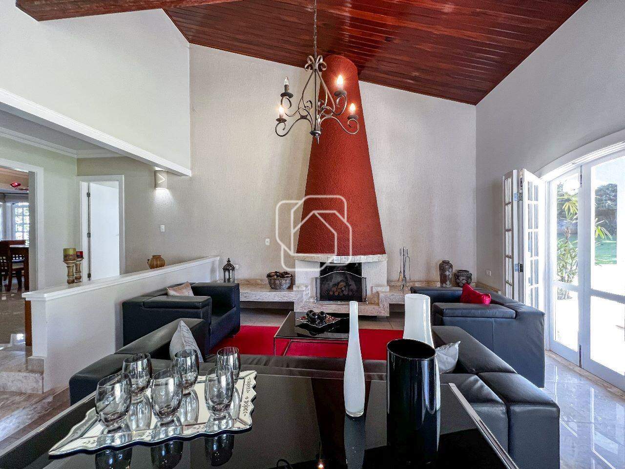 Casa de Condomínio à venda em Itu - SP - Fazenda Vila Real de Itu: Sala de estar, lareira