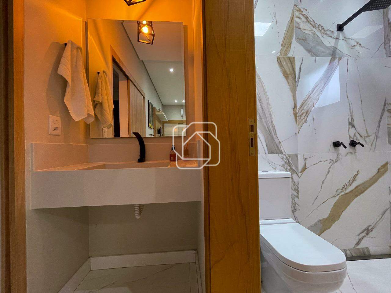 Casa de Condomínio à venda em Itu - SP - Residencial Saint Paul: Banheiro do reversível