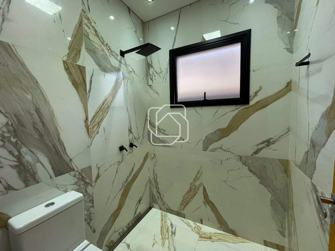 Casa de Condomínio à venda em Itu - SP - Residencial Saint Paul: Banheiro da suíte reversível