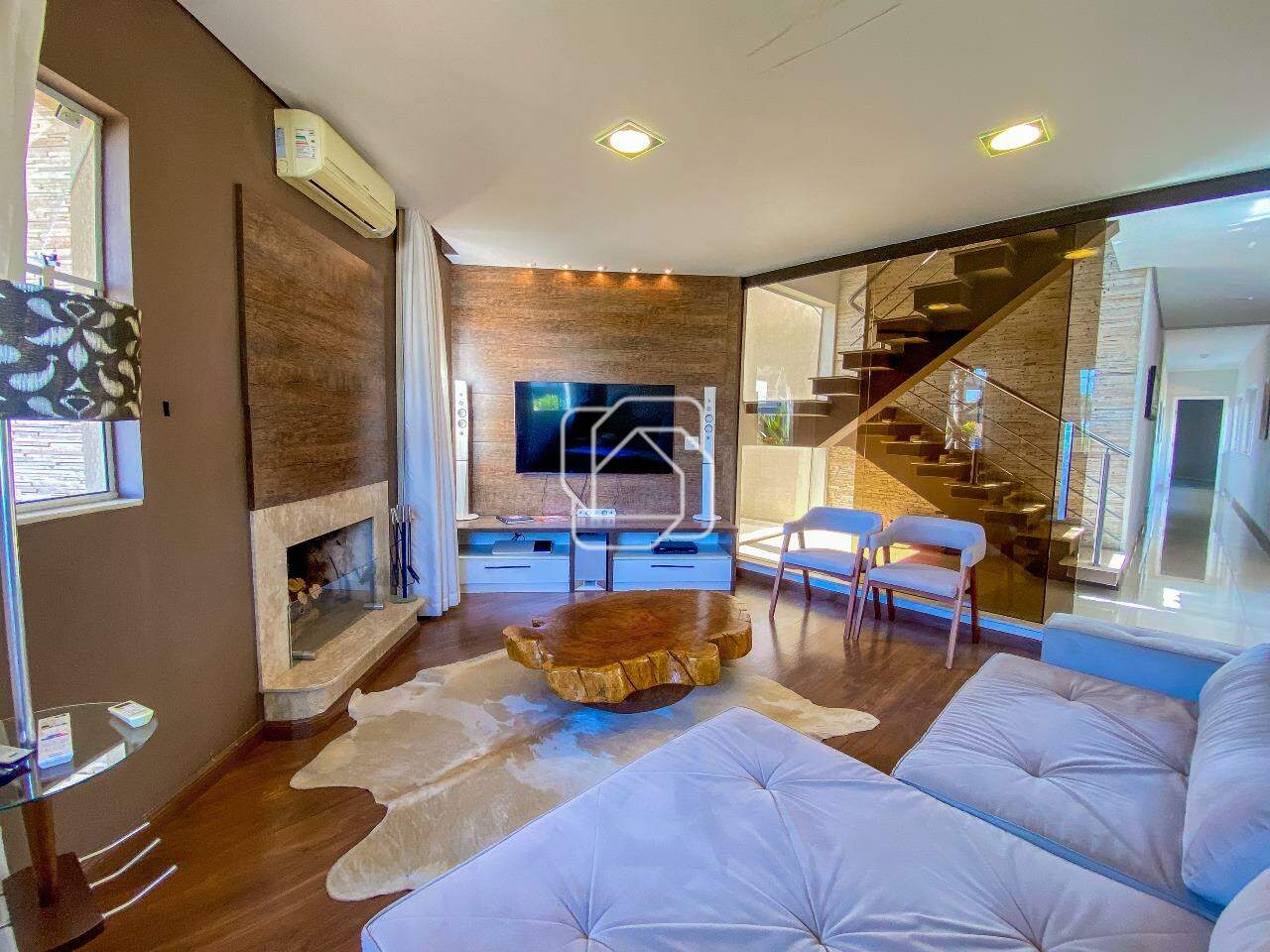 Casa de Condomínio à venda em Salto - SP - Terras de Mont Serrat: Sala de TV