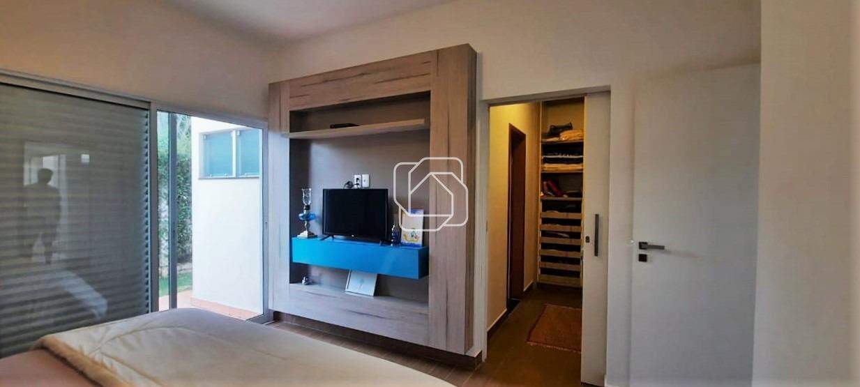Casa de Condomínio à venda em Salto - SP - Residencial Primavera: Quarto e closet