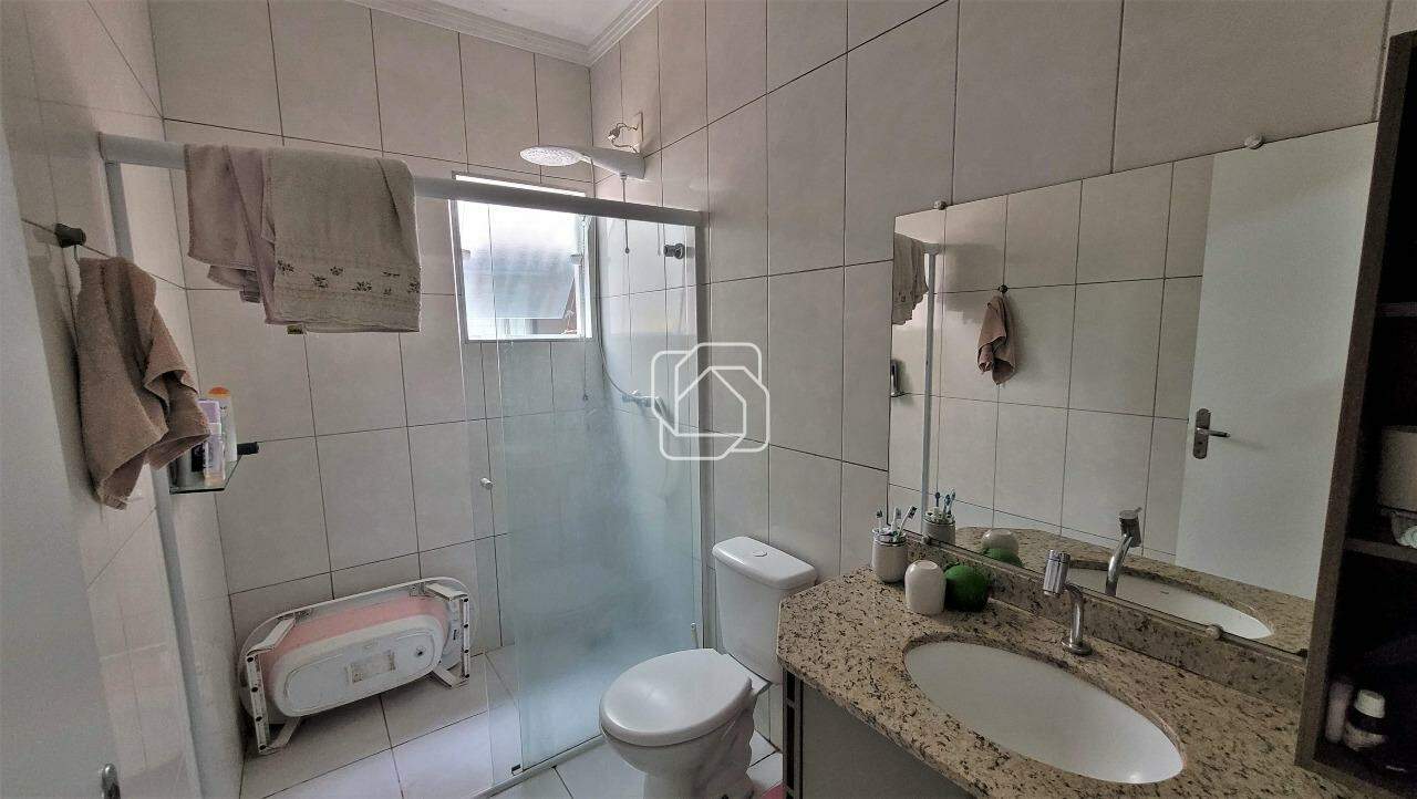 Casa de Condomínio para aluguel em Itu - SP - Chácara Bela Vista: Banheiro da suíte