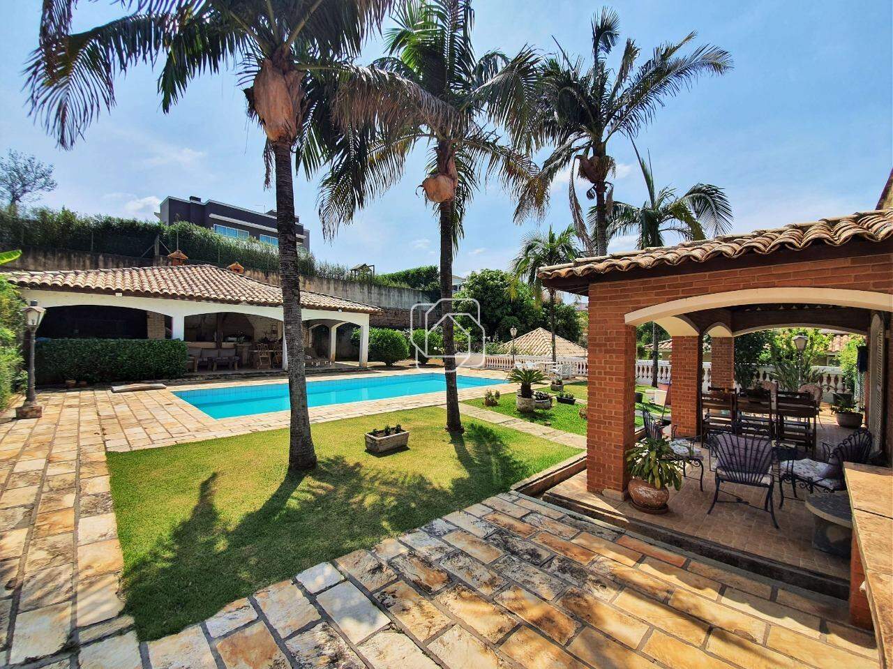 Casa de Condomínio à venda em Itu - SP - Condomínio Campos de Santo Antônio: Gramado e piscina