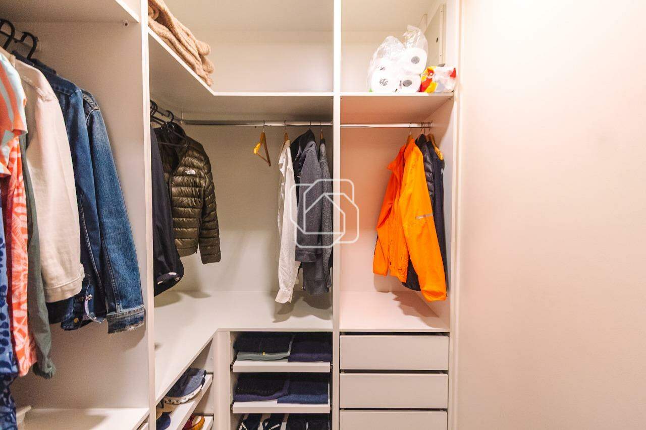 Casa de Condomínio à venda em Indaiatuba - SP - Recanto das Flores: Closet