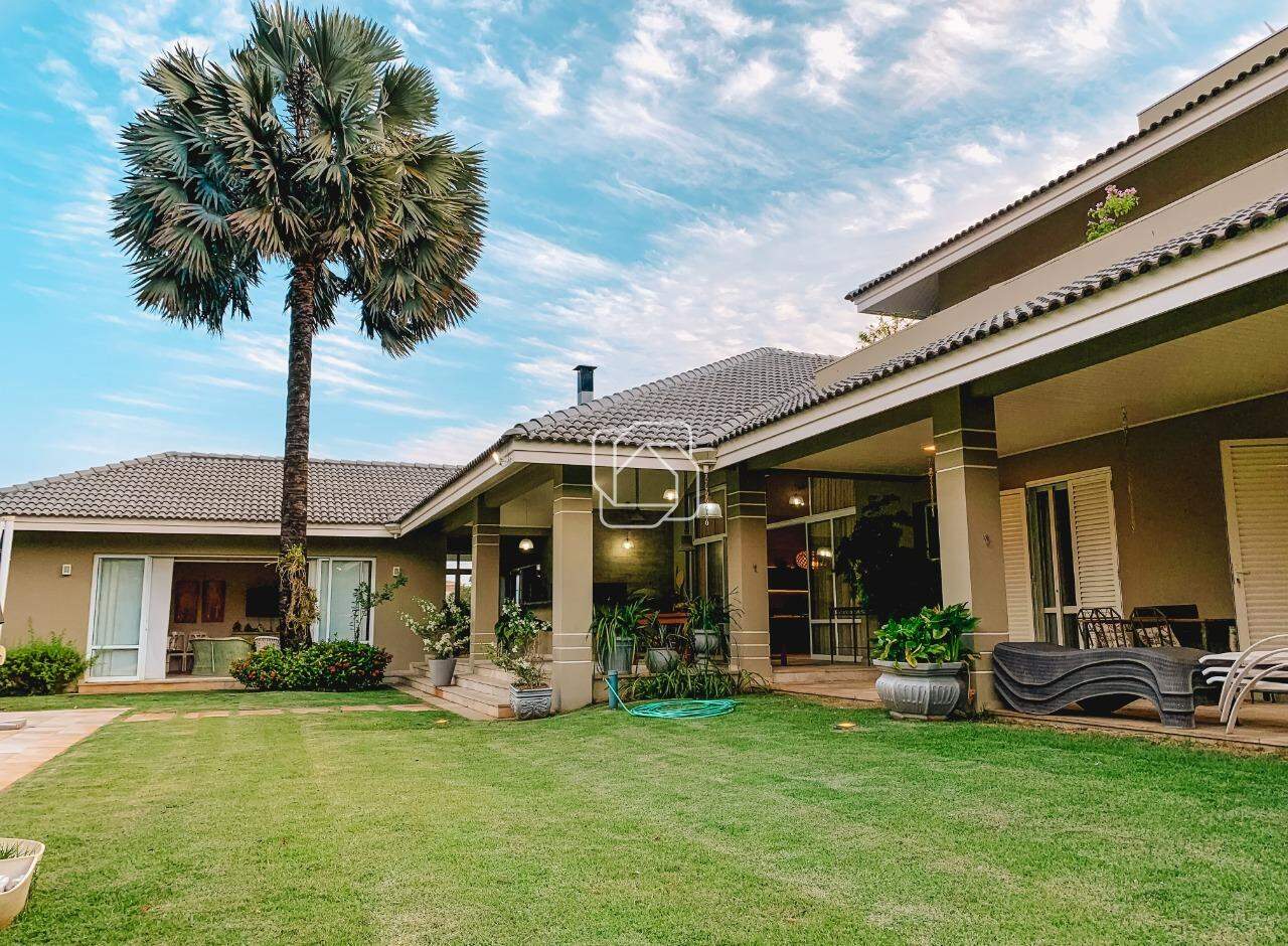 Casa de Condomínio à venda em Itu - SP - Condomínio Terras de São José: Gramado e área externa