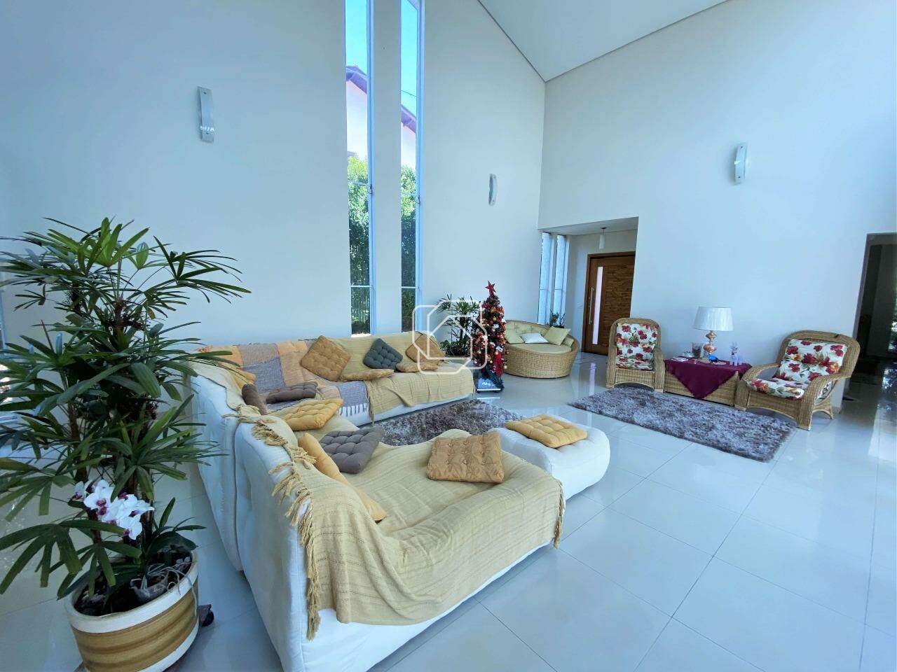 Casa de Condomínio à venda em Salto - SP - Haras Paineiras: Sala de estar
