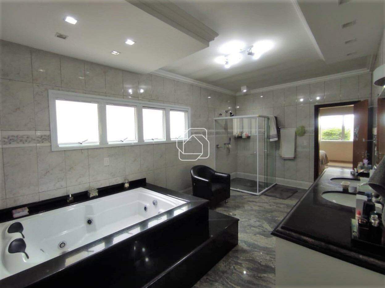 Casa de Condomínio para aluguel em Indaiatuba - SP - Vila Inglesa: BANHEIRO SUITE MASTER