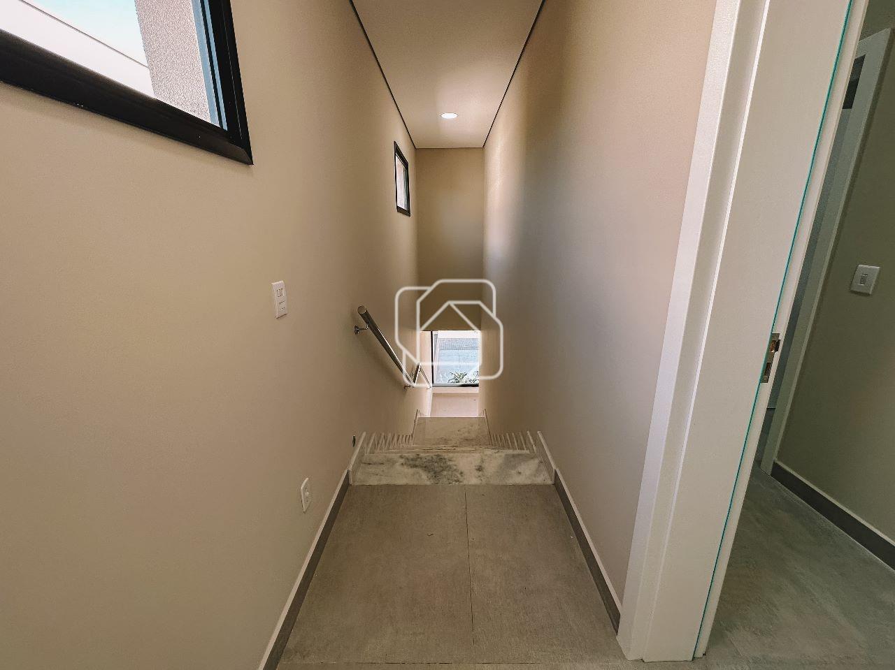 Casa de Condomínio à venda em Itu - SP - Condomínio Villas do Golfe: Escada de acesso