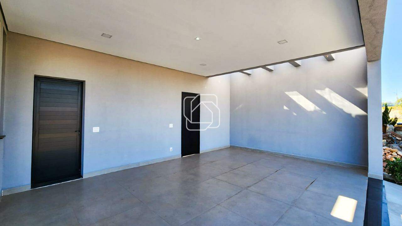 Casa de Condomínio à venda em Itu - SP - Residencial Parque Campos de Santo Antônio II: Garagem coberta