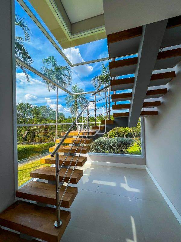 Casa de Condomínio à venda em Indaiatuba - SP - Lagos de Shanadu: Escadaria com vista panorâmica