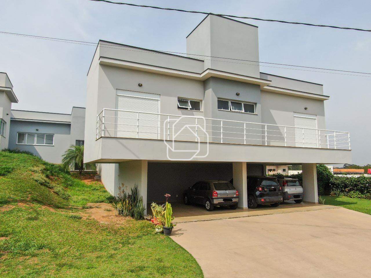 Casa de Condomínio à venda em Salto - SP - Terras de Mont Serrat: Garagem, varanda dos quartos