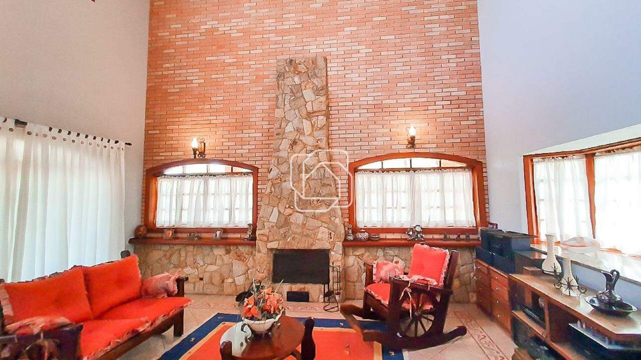 Casa de Condomínio à venda em Indaiatuba - SP - Recanto dos Pássaros: Lareira