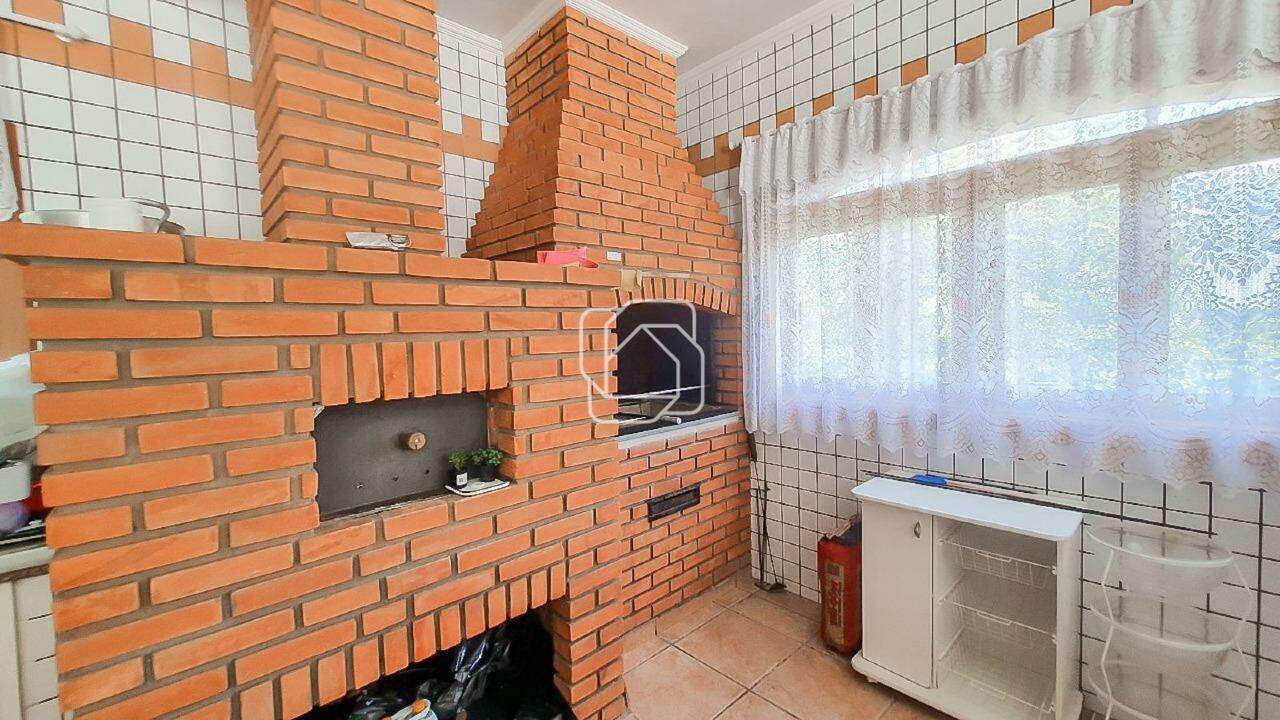 Casa de Condomínio à venda em Indaiatuba - SP - Recanto dos Pássaros: Espaço gourmet com churrasqueira e forno de pizza