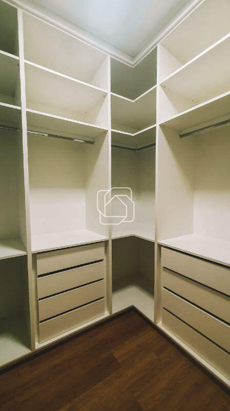 Casa de Condomínio à venda em Indaiatuba - SP - Jardim Residencial Santa Clara: Closet