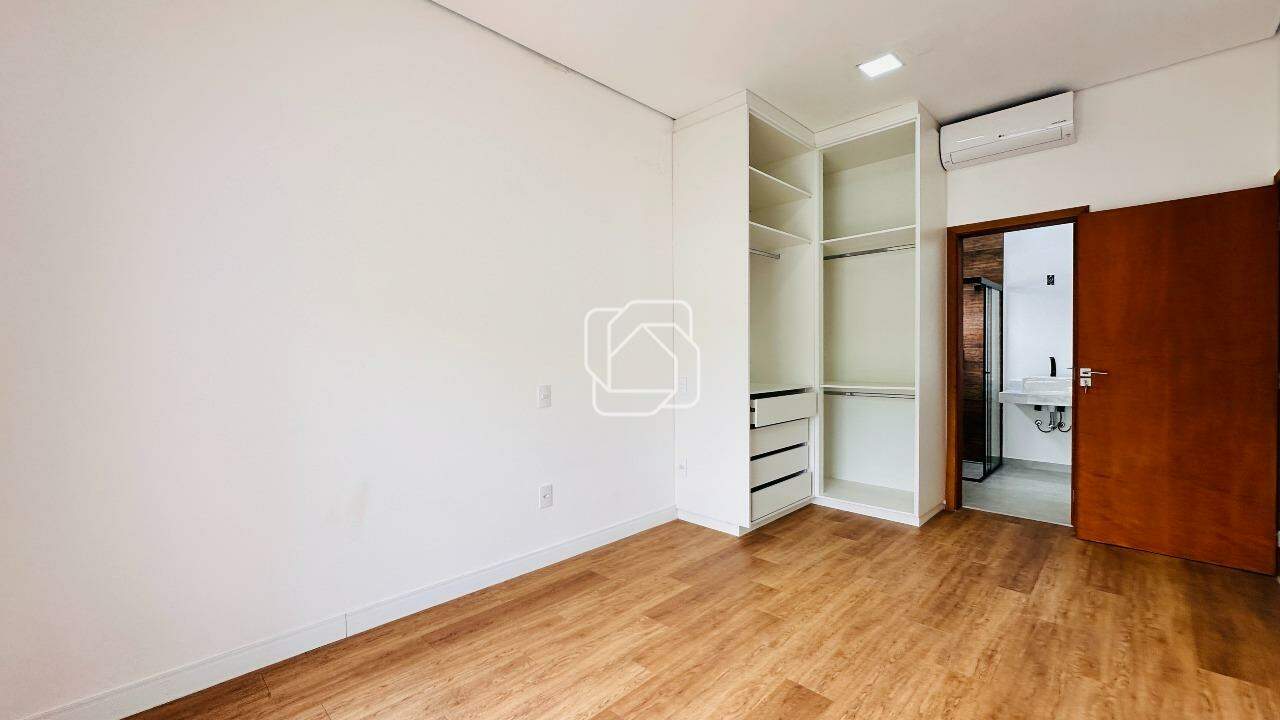 Casa de Condomínio à venda em Indaiatuba - SP - Jardim Residencial Santa Clara: SUÍTE