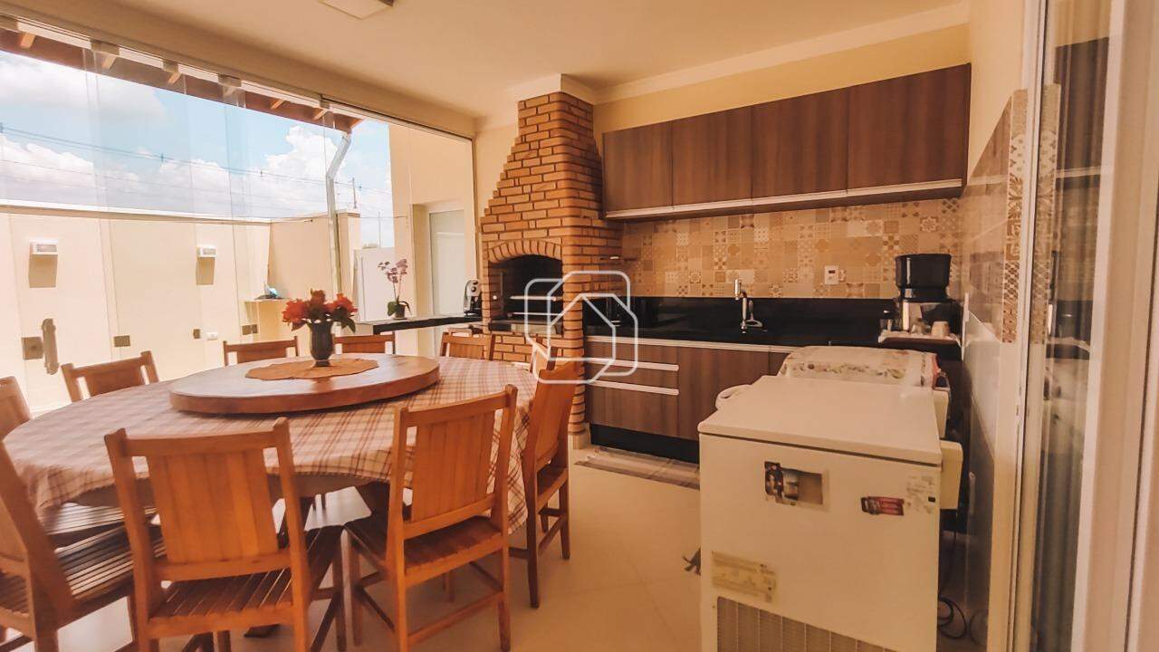 Casa de Condomínio à venda em Salto - SP - Mirante dos Ypês: Espaço gourmet e acesso externo