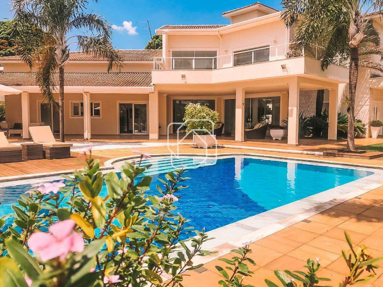 Casa de Condomínio à venda em Indaiatuba - SP - Vale das Laranjeiras: Espaço da piscina com fundo para casa
