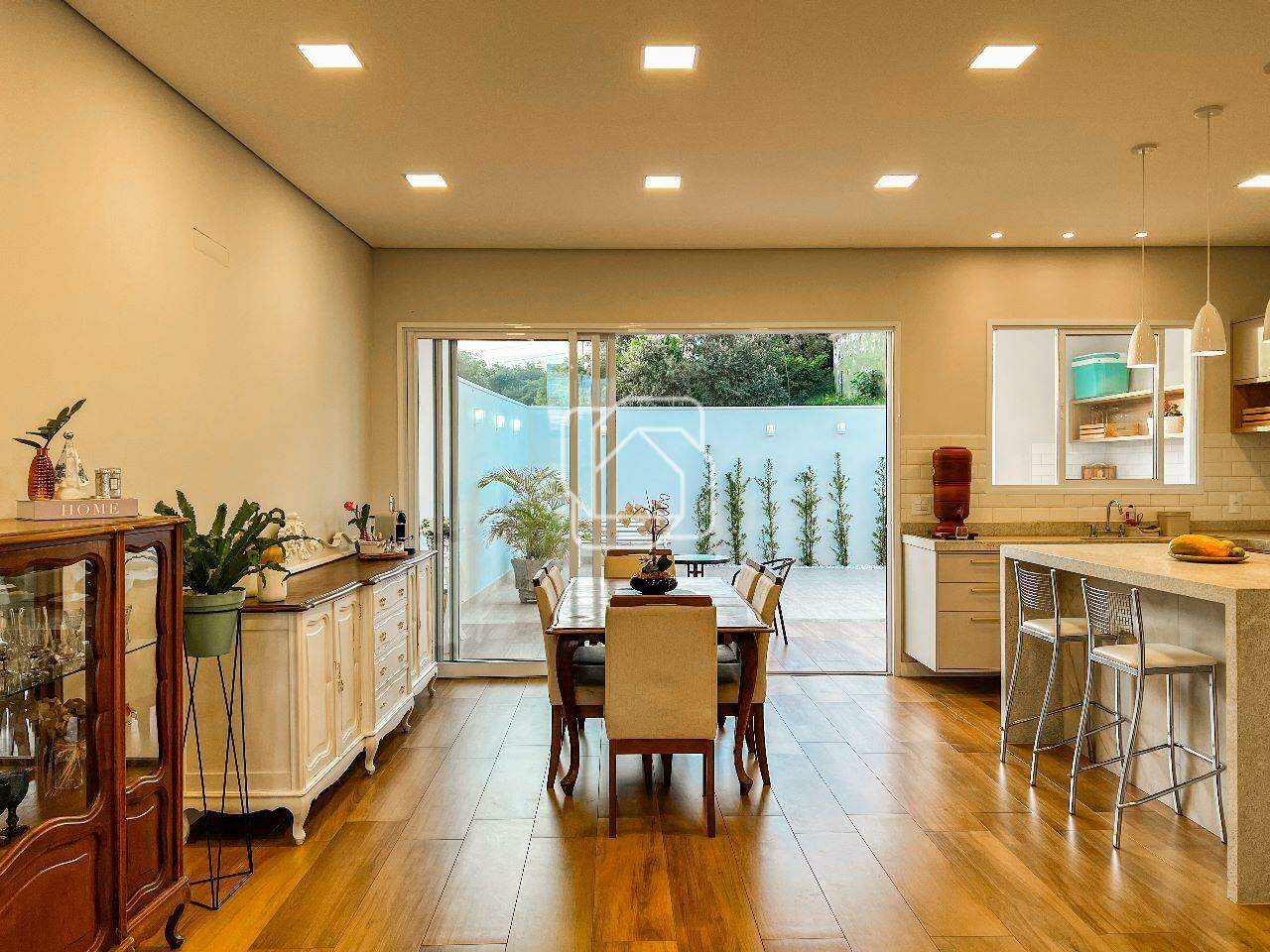 Casa de Condomínio à venda em Itu - SP - Condomínio Gardenville: Sala de jantar e cozinha