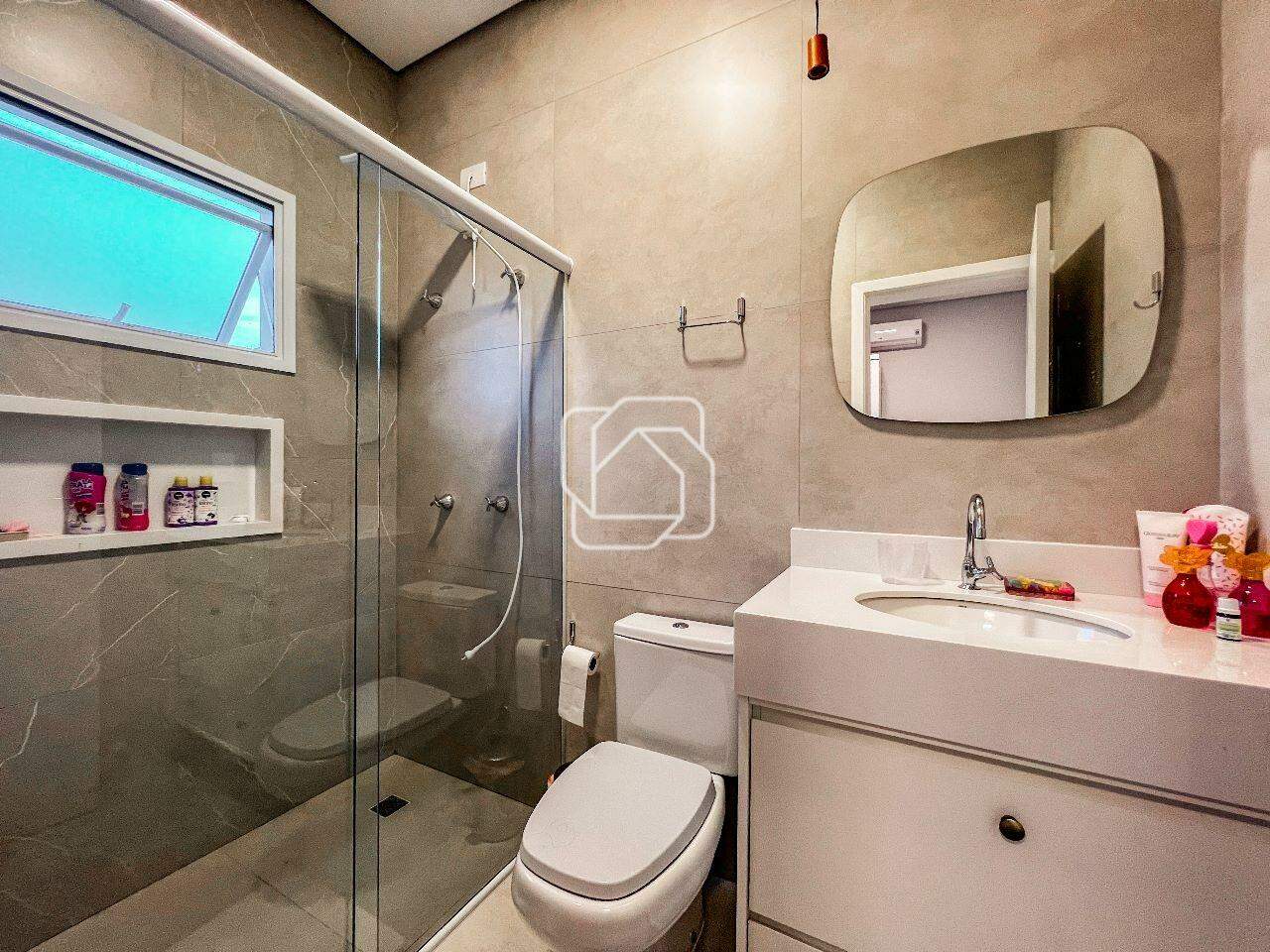 Casa de Condomínio à venda em Itu - SP - Condomínio Gardenville: Banheiro