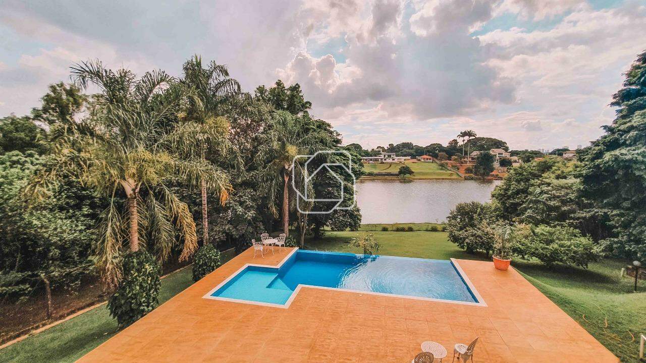 Casa de Condomínio à venda em Indaiatuba - SP - Colinas do Mosteiro de Itaici: Espaço da piscina com borda infinita