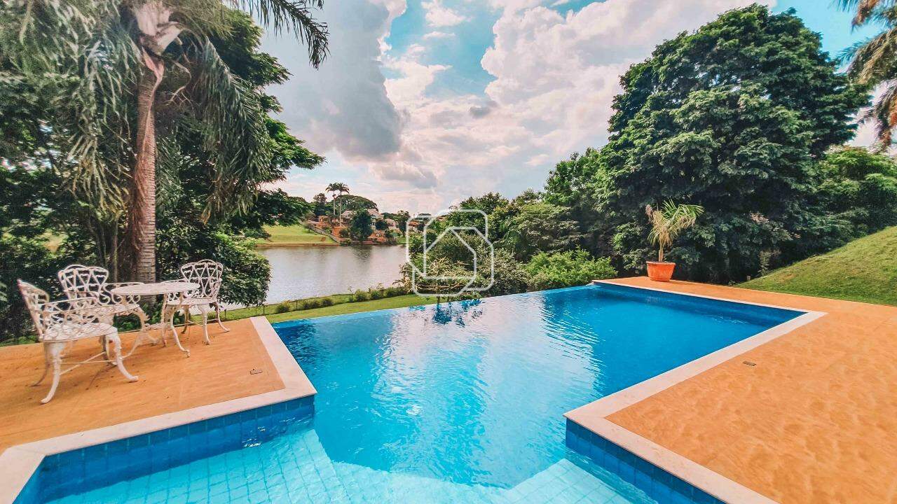 Casa de Condomínio à venda em Indaiatuba - SP - Colinas do Mosteiro de Itaici: Espaço da piscina com borda infinita