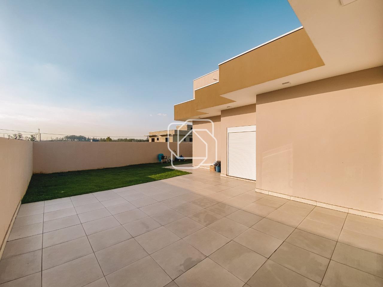 Casa de Condomínio à venda em Itu - SP - Condomínio UNA: Quintal com gramado