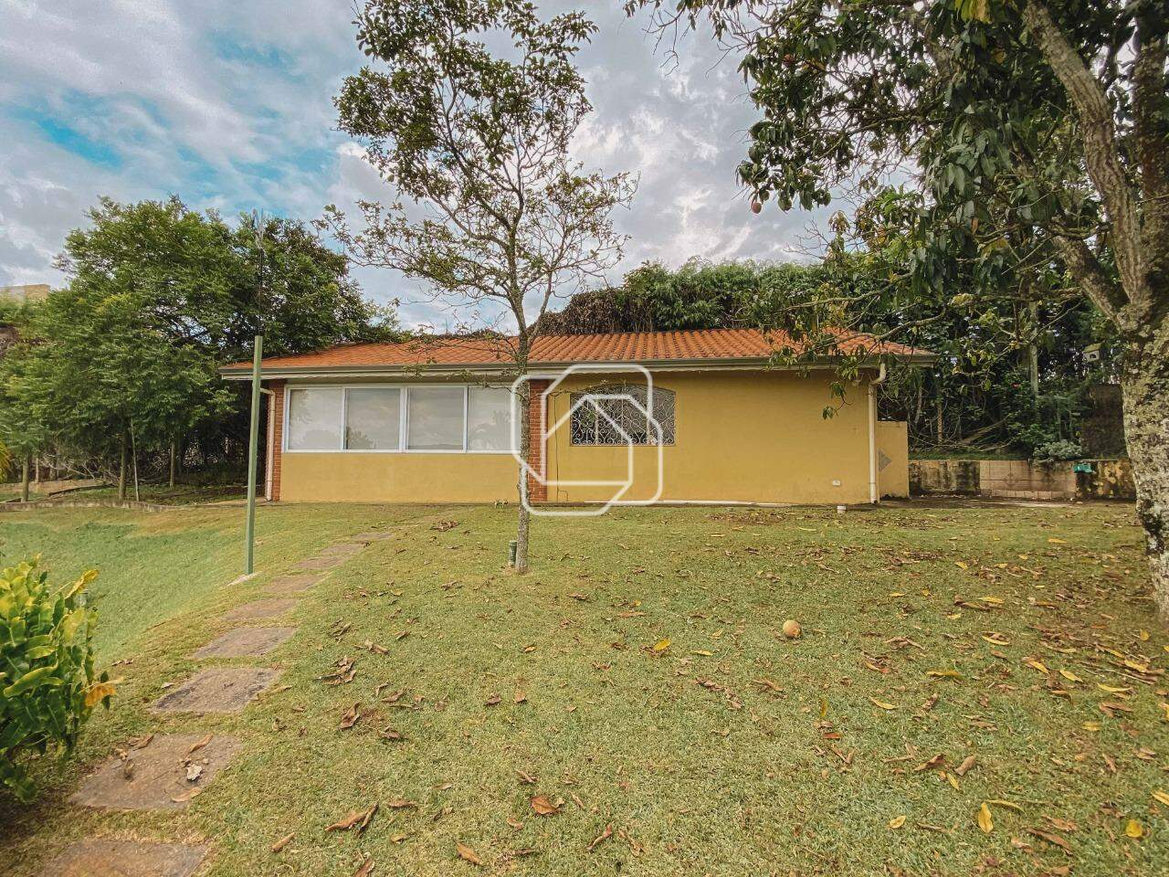 Casa de Condomínio à venda em Itu - SP - Condomínio City Castelo: Lateral da casa, paisagismo