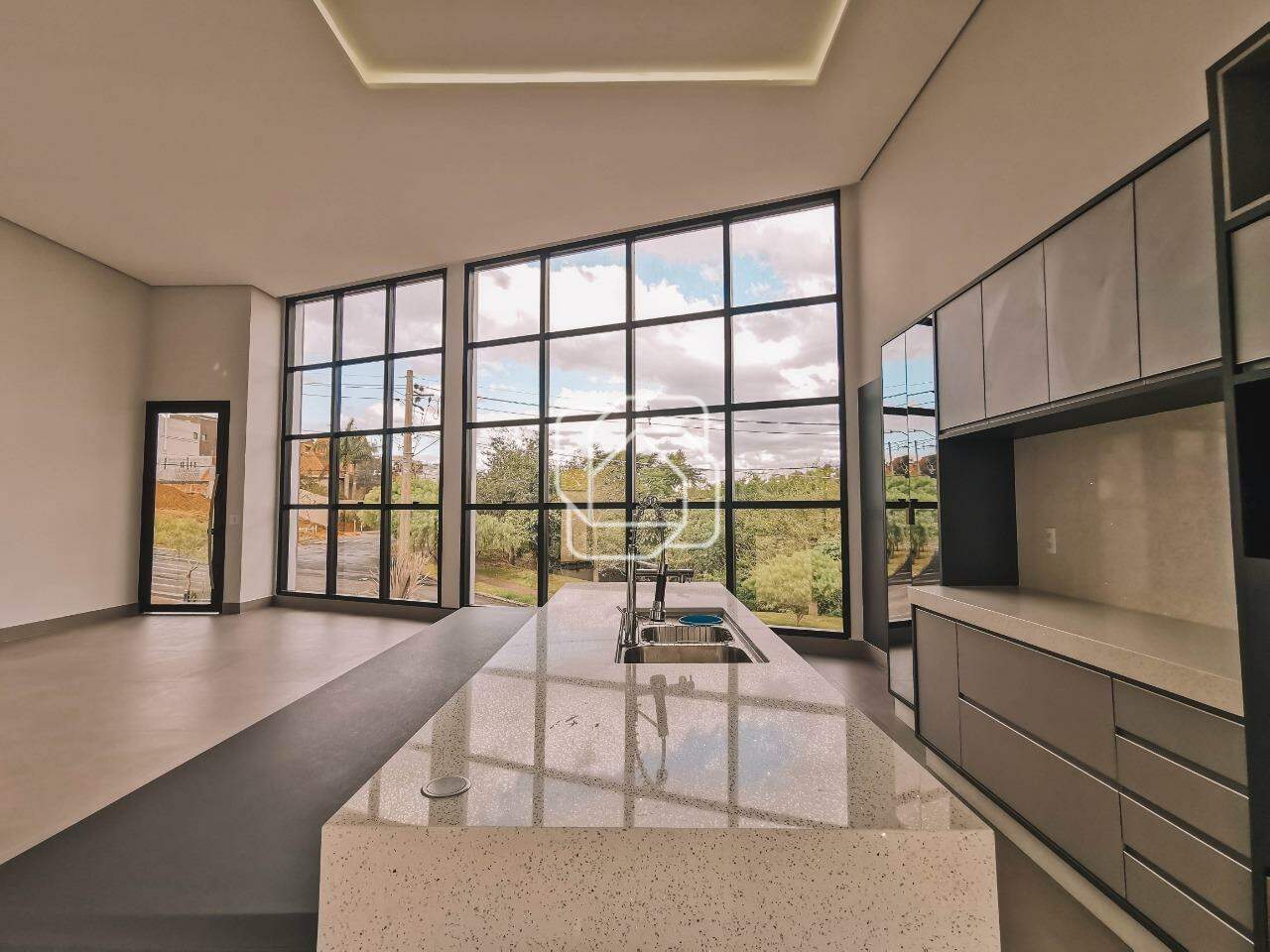 Casa de Condomínio à venda em Indaiatuba - SP - Helvetia Park: Cozinha, janela panorâmica