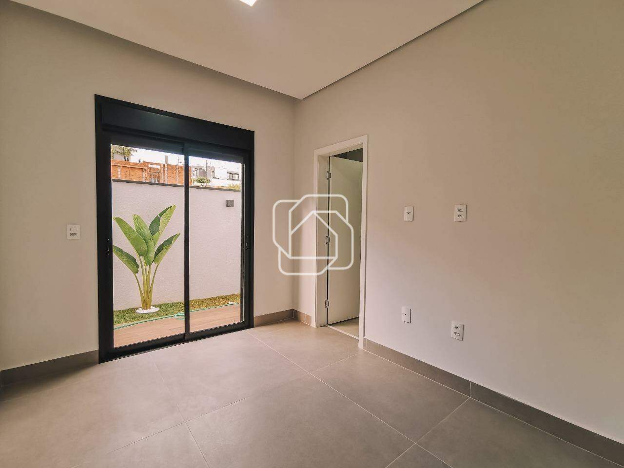 Casa de Condomínio à venda em Indaiatuba - SP - Helvetia Park: Quarto, acesso externo