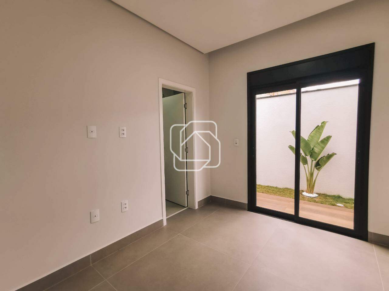 Casa de Condomínio à venda em Indaiatuba - SP - Helvetia Park: Quarto, acesso externo