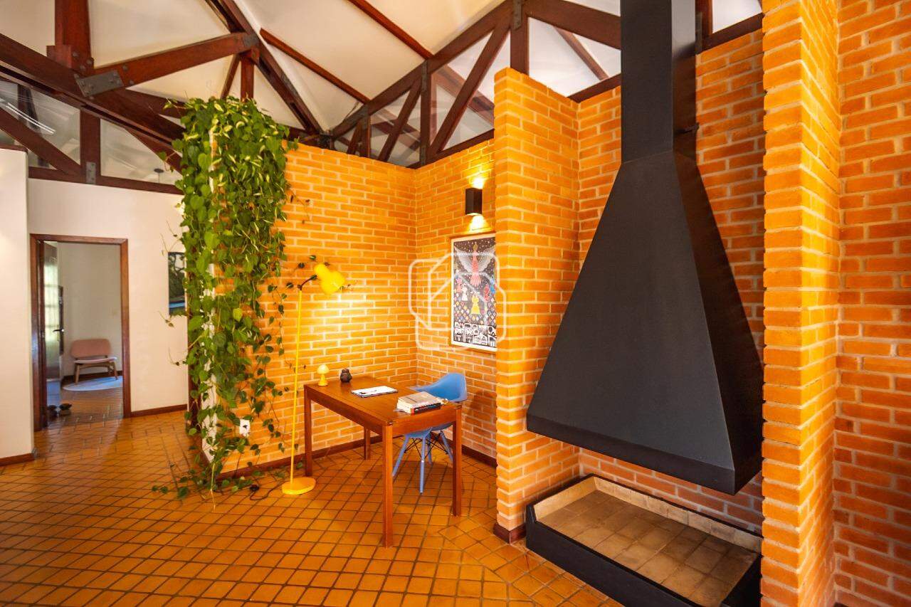 Casa de Condomínio à venda em Indaiatuba - SP - Lagos de Shanadu: Sala de lareira