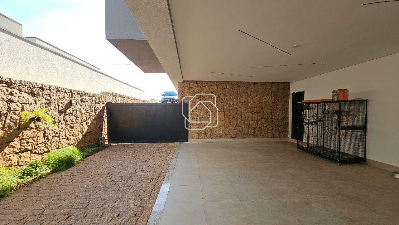 Casa de Condomínio à venda em Indaiatuba - SP - Jardim Quintas da Terracota: Garagem