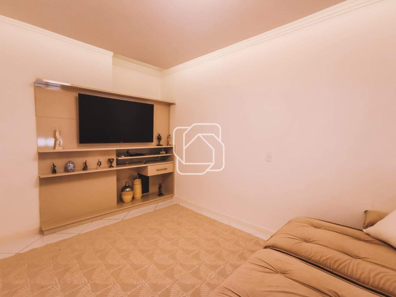 Casa de Condomínio à venda em Indaiatuba - SP - Jardim Vila Paradiso: Sala de TV privativa