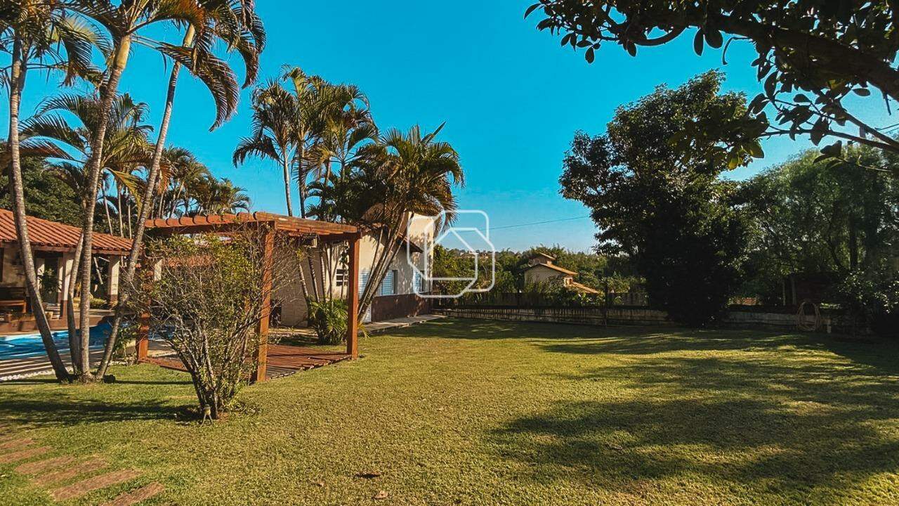 Casa de Condomínio à venda em Salto - SP - Condomínio Zuleika Jabour: Quintal gramado
