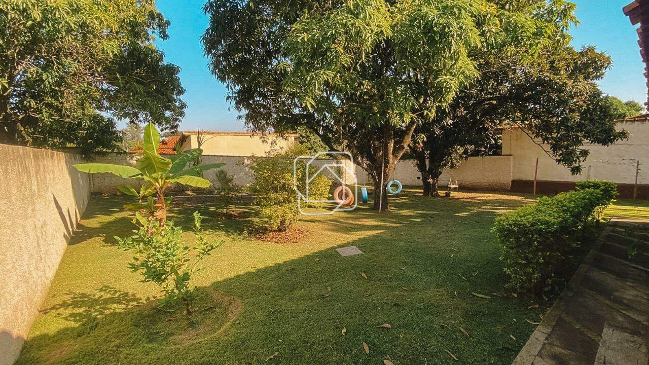 Casa de Condomínio à venda em Salto - SP - Condomínio Zuleika Jabour: Quintal gramado